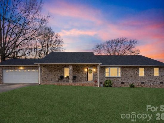1304 Cambridge Dr, Shelby, NC 28152