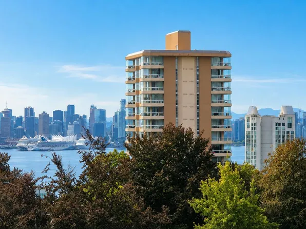 128 E 8th St #502, North Vancouver, BC V7M 3M1