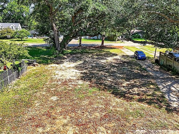 5th image of 465 Ockley Dr