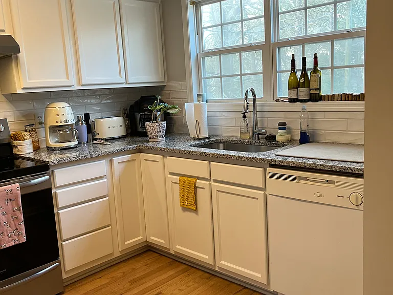 1527 Theresa Dr #A — Photo 10