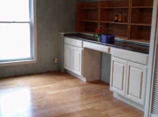 10 Grove St APT 4, Auburn, ME 04210