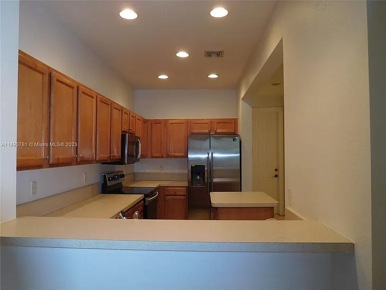 1727 San Benito Way #15 — Photo 3