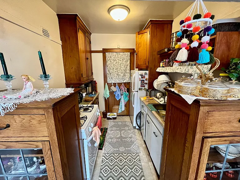 4455 N Oakland Ave — Photo 6