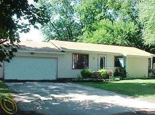 9063 Ashdown St, White Lake, MI 48386