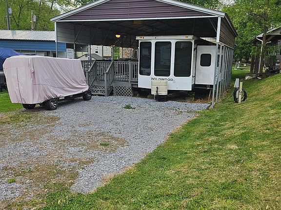 4th image of 8 Cindy Ave