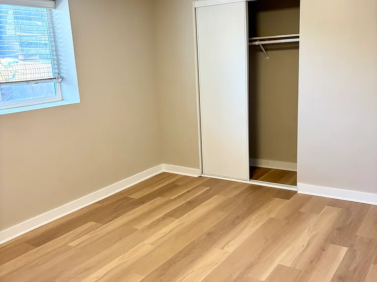318 S Dale Ct — Photo 7
