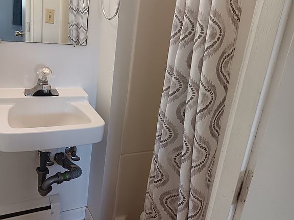 5th image of 803 Western Ave #109