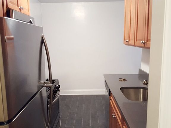 3rd image of 3334 77th St APT 3G