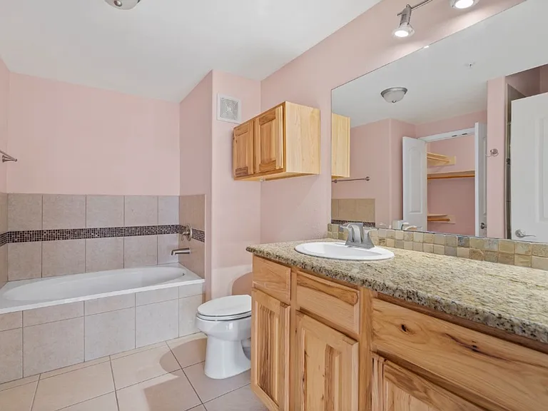 6810 Deatonhill Dr #1200 — Photo 11