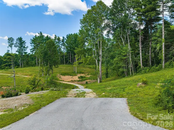 620 Dancing Bear Dr #195, Hendersonville, NC 28792