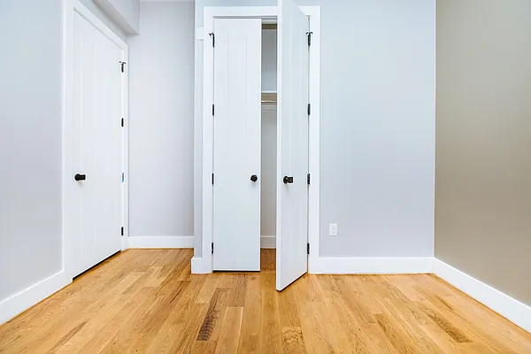 Rented by Nooklyn NYC LLC | media 84