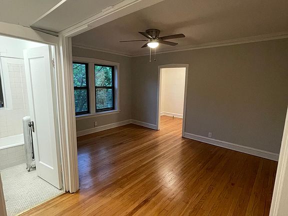3rd image of 4303 N Winchester Ave #2B