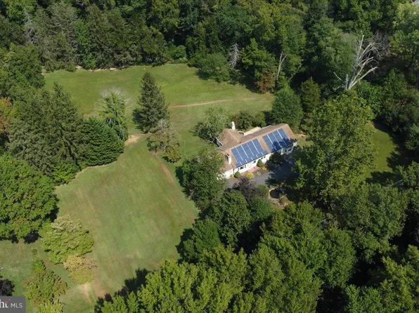 425 Old Porter Rd, Bear, DE 19701