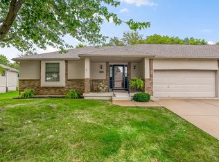 2413 SW Richwood Cir, Blue Springs, MO 64015