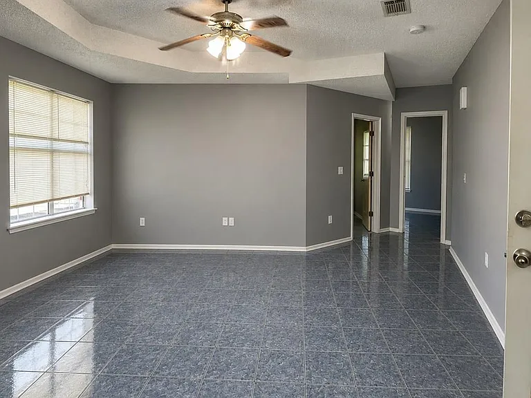 5111 Jovan Cir — Photo 3