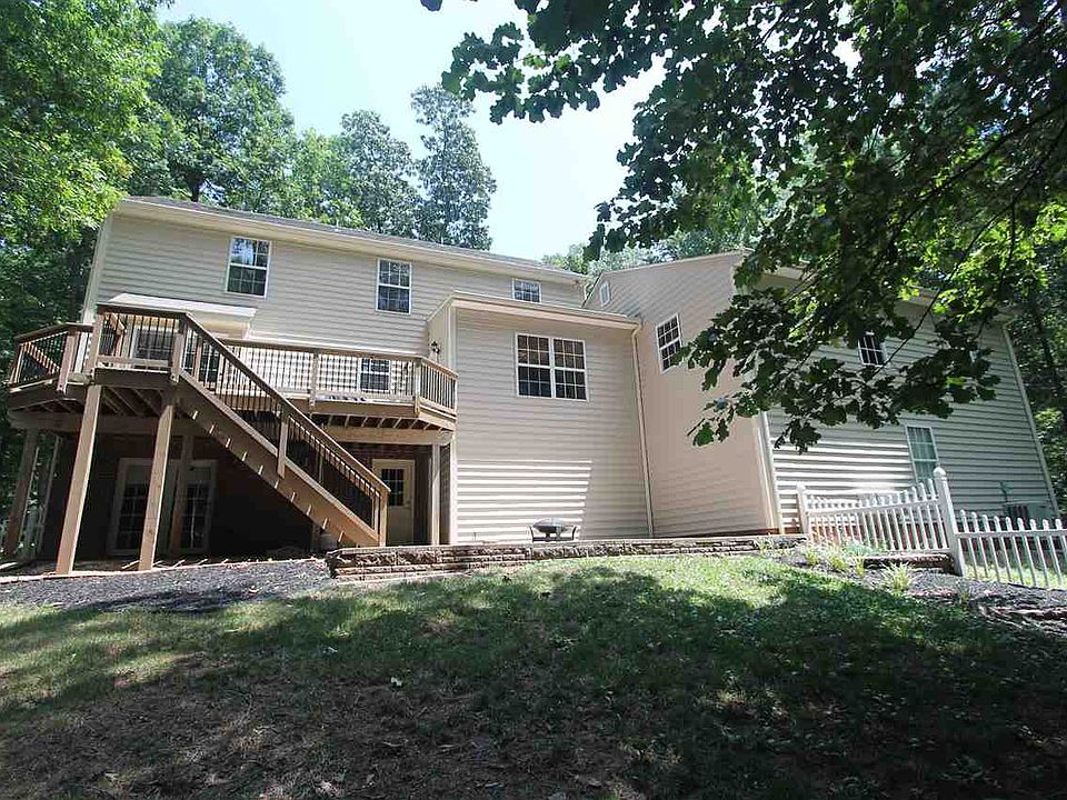 2nd image of 1105 Cardinal Dr