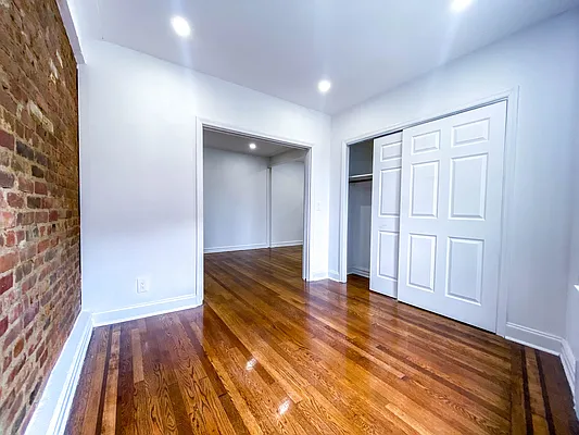 Rented by Voro New York | media 31