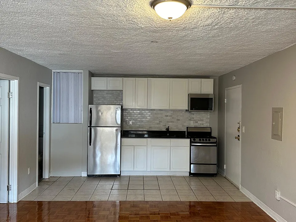 31 Austin St #7C