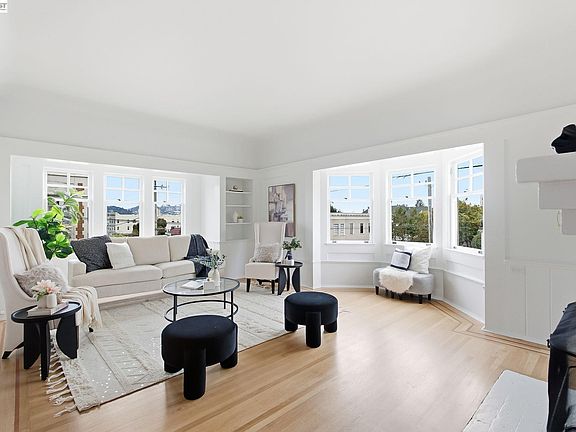 2nd image of 2404 Divisadero St