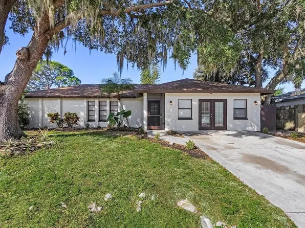 4218 Berkshire Dr, Sarasota, FL 34241