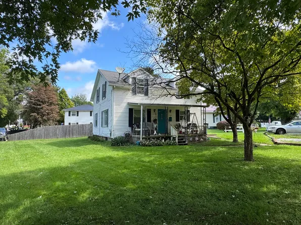 1500 Prospect St #1, Coshocton, OH 43812