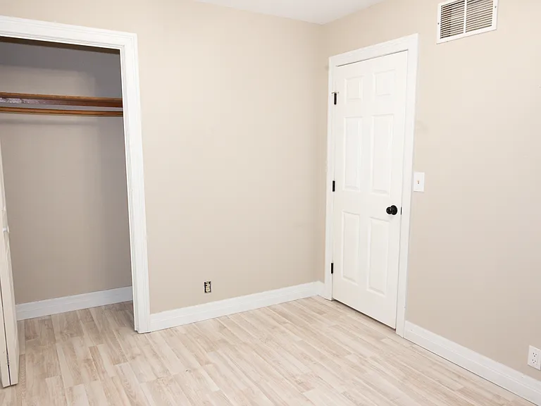 1426 W Nottingham Cir — Photo 20