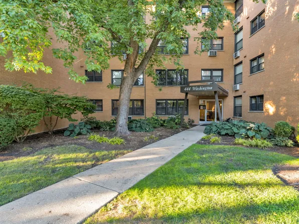 444 Washington Blvd APT 404, Oak Park, IL 60302