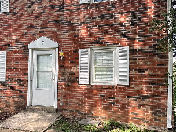 2nd image of 86 Bell Ln APT 4