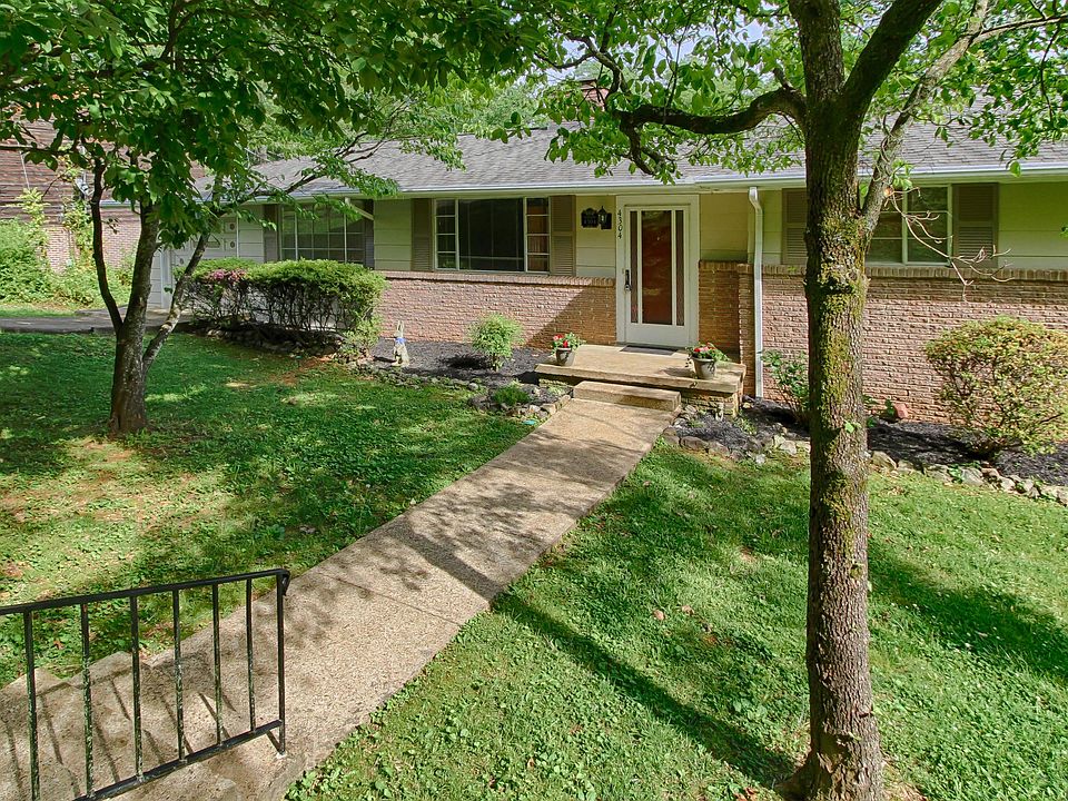1st image of 4304 Mockingbird Ln
