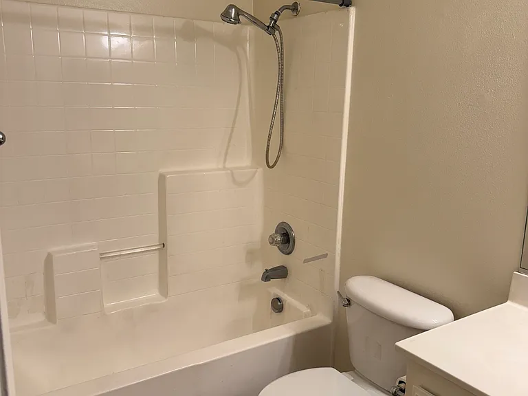 937 Oregon Trl — Photo 9
