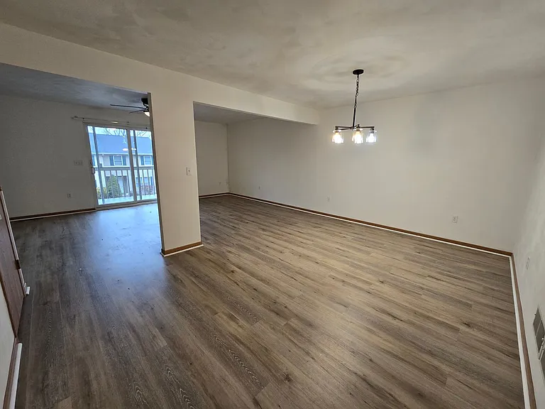 512 Harding St — Photo 4