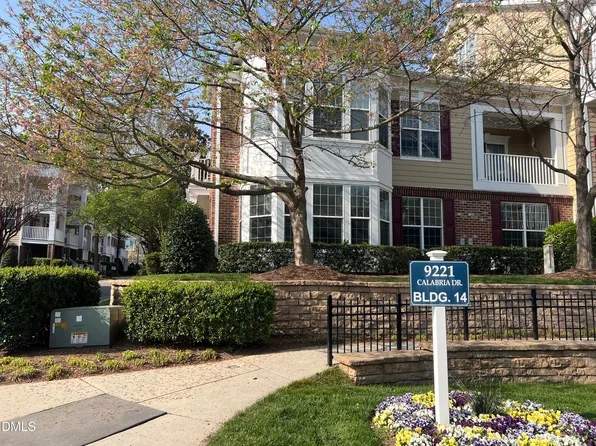 9221 Calabria Dr Unit 121, Raleigh, NC 27617