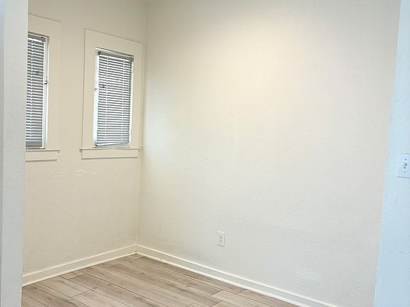 3rd image of 1530 E Appleton St #1530