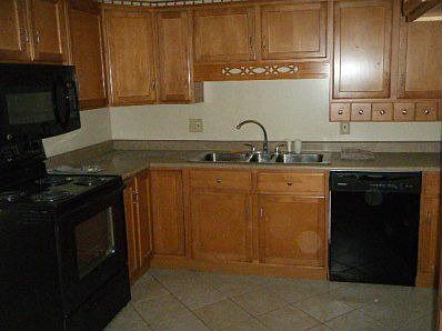 2nd image of 3665 Lisbon St