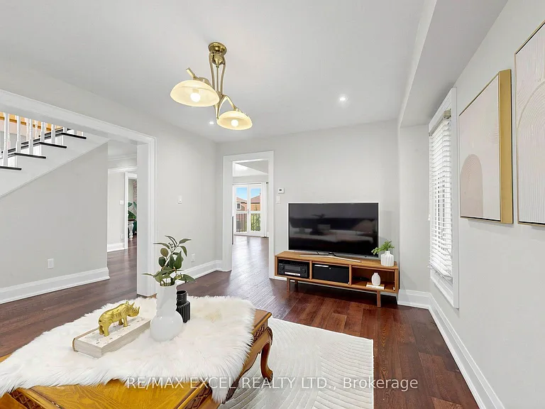43 Piccadilly Rd — Photo 18
