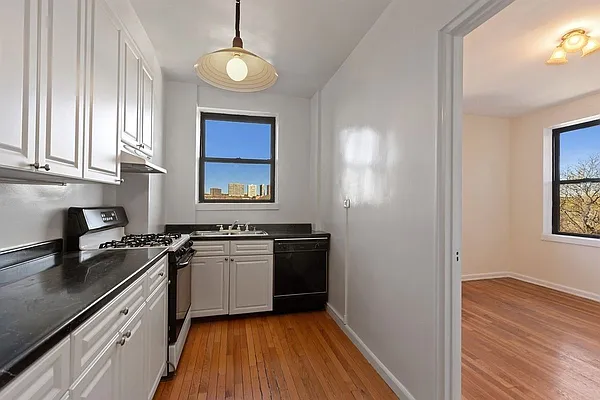 Sold by Compass | media 3