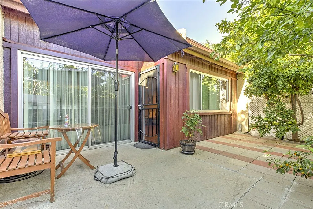 Building Photo - 7631 Vineland Ave #2