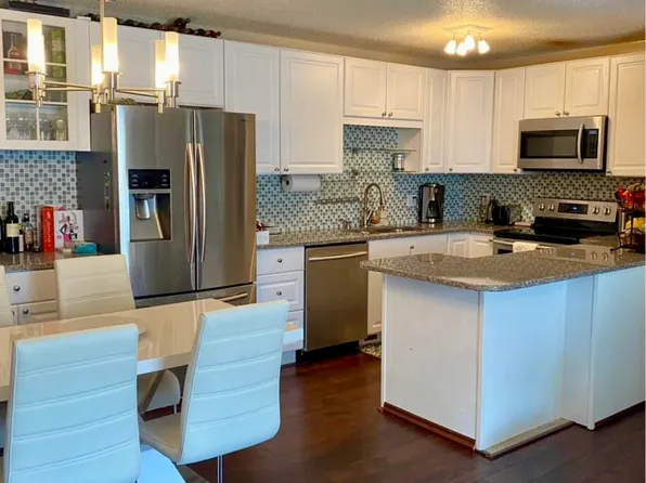 7933 Grinnell Ct W, Lakeville, MN 55044