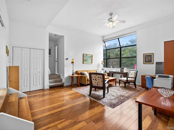 33 Roselle Avenue #M, Pleasantville, NY 10570