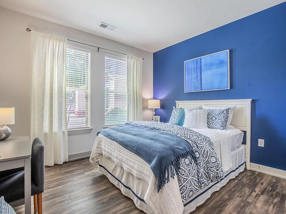 The Franklin at Crossroads apartments community photo