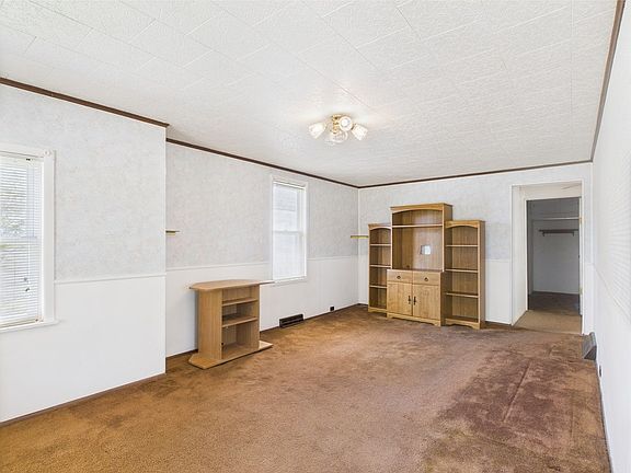 5th image of 127 Olive Avenue