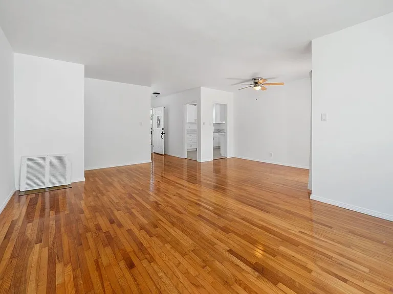 26015 Crest Rd — Photo 11