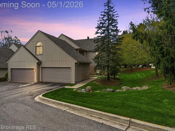 29374 Laurel Dr, Farmington, MI 48331