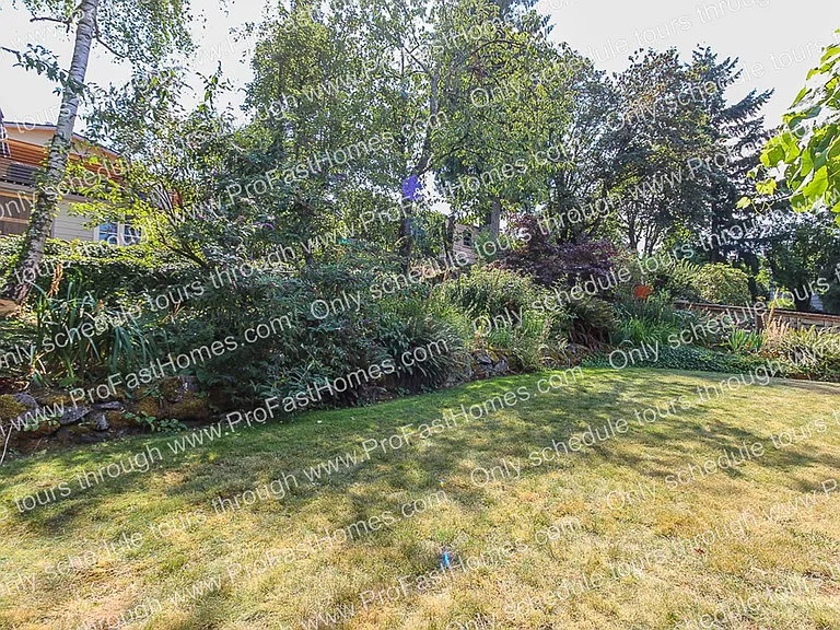 616 SW Moss St — Photo 33
