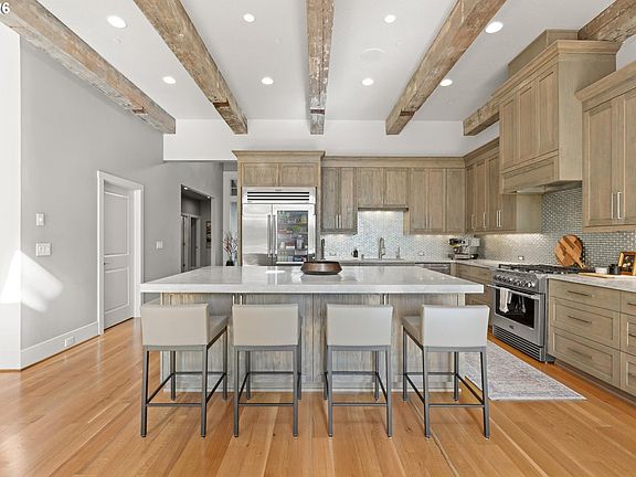 5th image of 2193 NE 3rd Ave