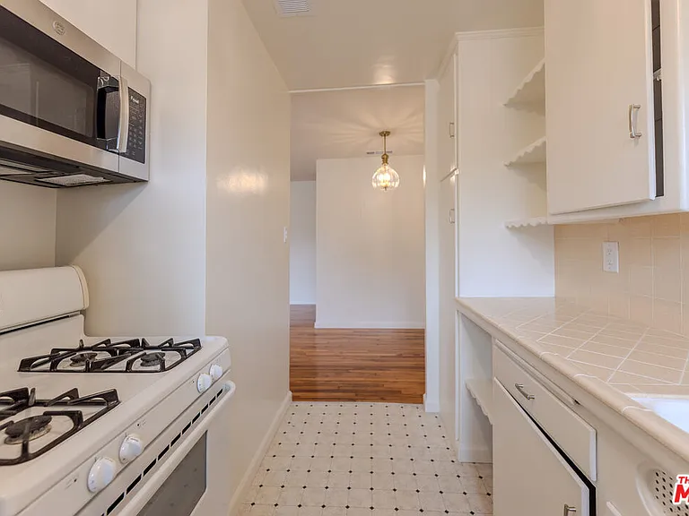 302 N Maple St — Photo 13