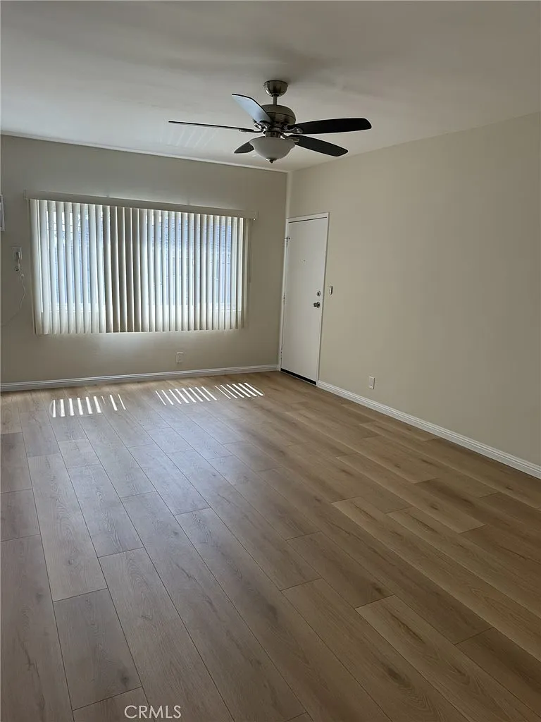 2 bed, 6128 sqft, $2,350 — Photo 2