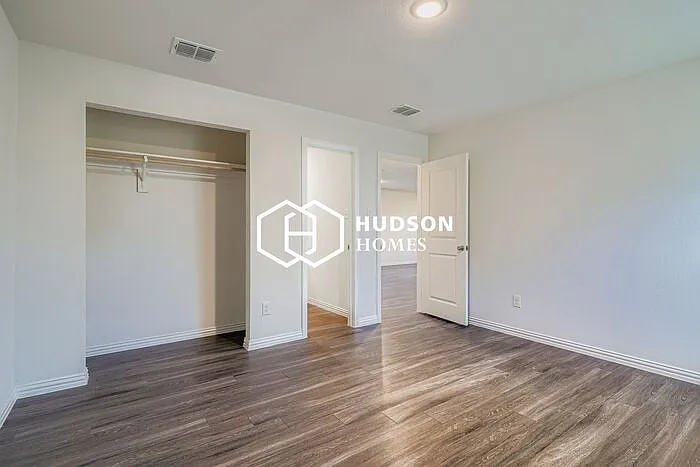 417 Carver Ave — Photo 7
