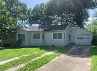 1660 Presley Dr, Cassville, MO 65625