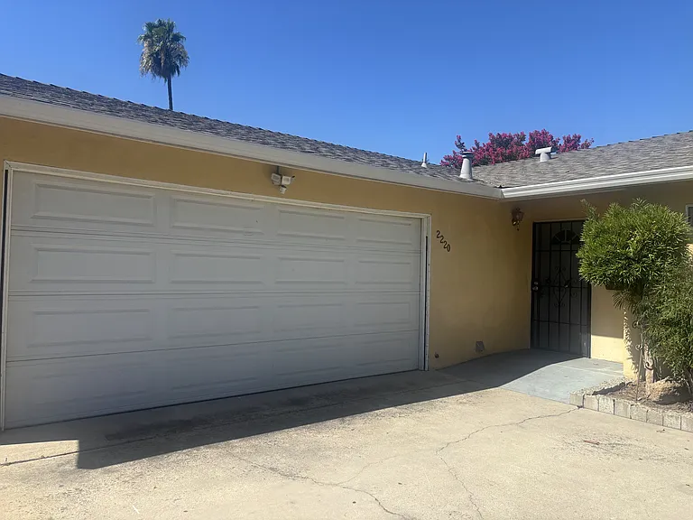 2220 Jeanine Dr — Photo 3